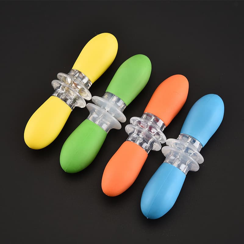 Creative Kitchen Tool Rubber Handle Stainless Steel Corn Holder BBQ Skewer