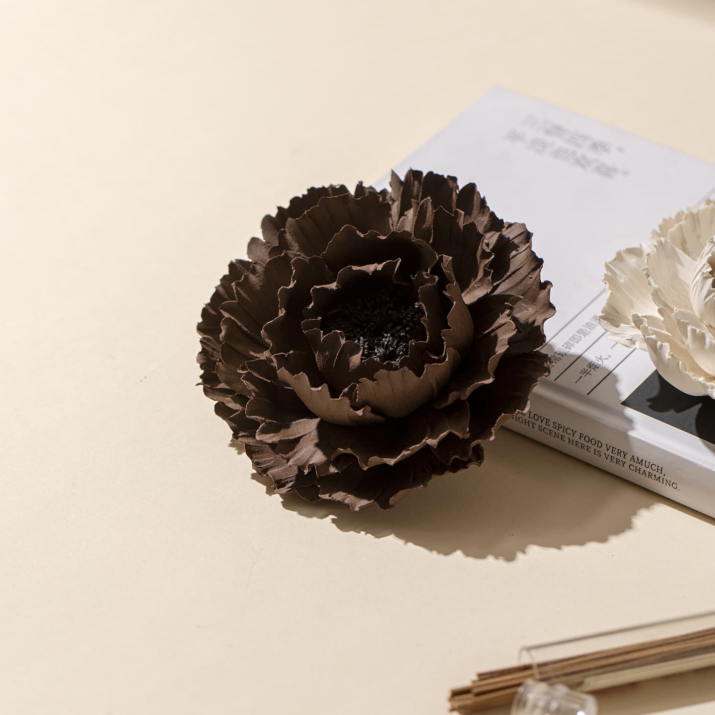 Intangible cultural heritage hand-pinned ceramic peony flower wabi-sabi incense stick aromatherapy incense stick ornaments home Zen incense diffuser wooden decoration