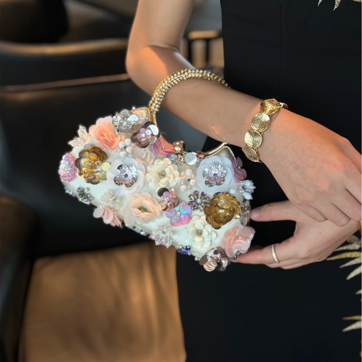 Elegant Unique Handmade Floral Metal Ring Handbag Evening Bag Qipao Handheld Crossbody Bag for Women