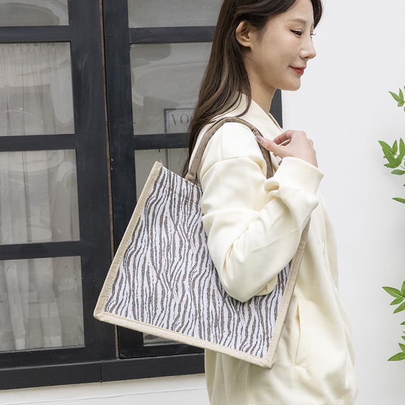 Linen Tote Bag Large Capacity School Bag Women's New Fashion Versatile Handbag Commuter Shoulder Tote Bag Trendy