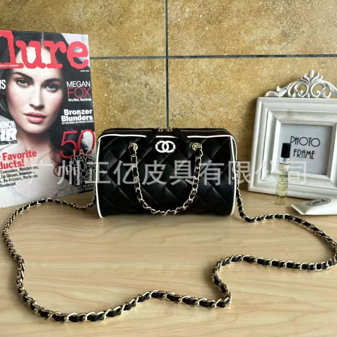 2025 New Style Small Fragrant Bag Quilted Chain Pillow Crossbody Handbag Women's Boston Bag Bowling Bag