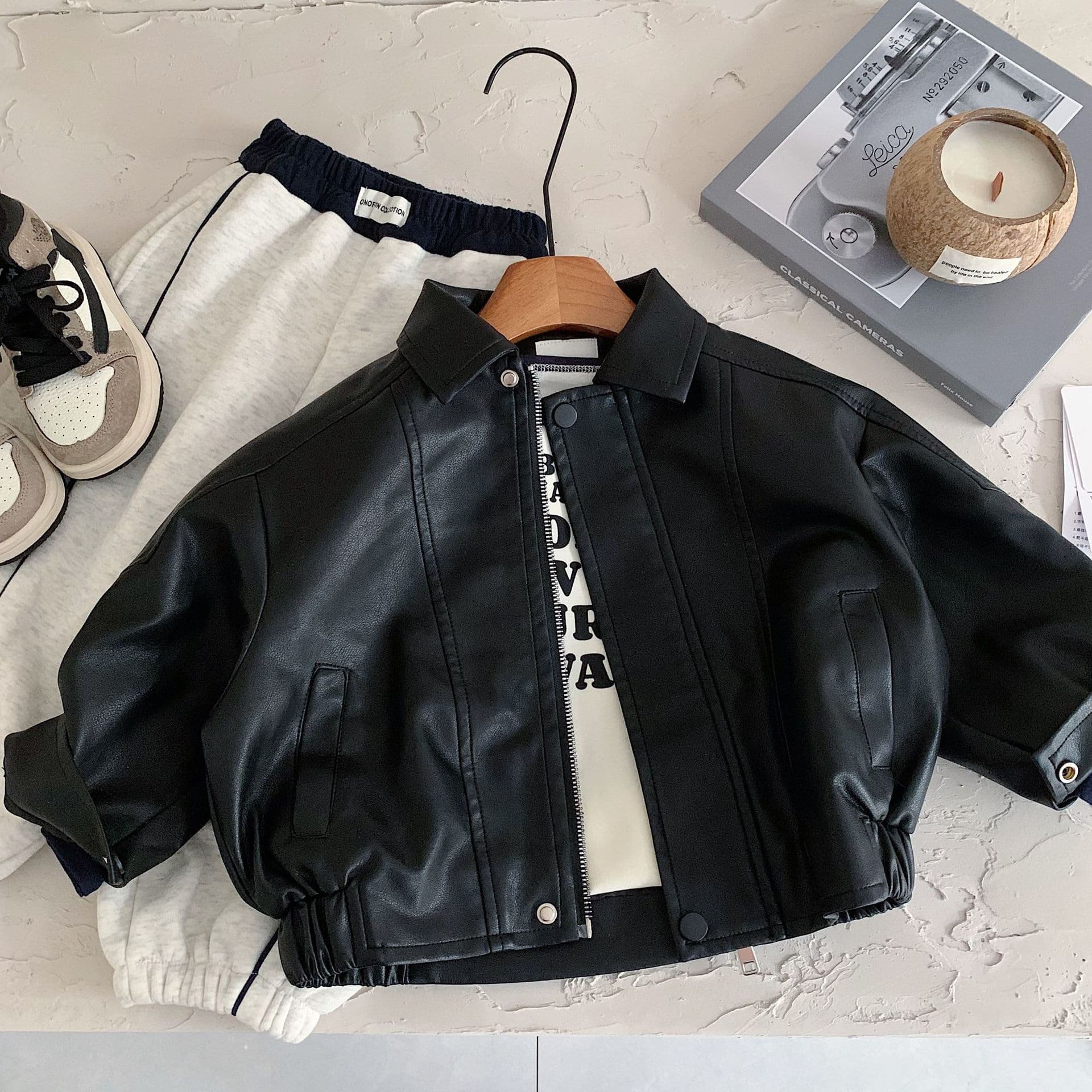 Spring and autumn children's leather jackets for boys and girls, lapel long sleeves, zippers, dropped shoulder sleeves, handsome and versatile children's clothing