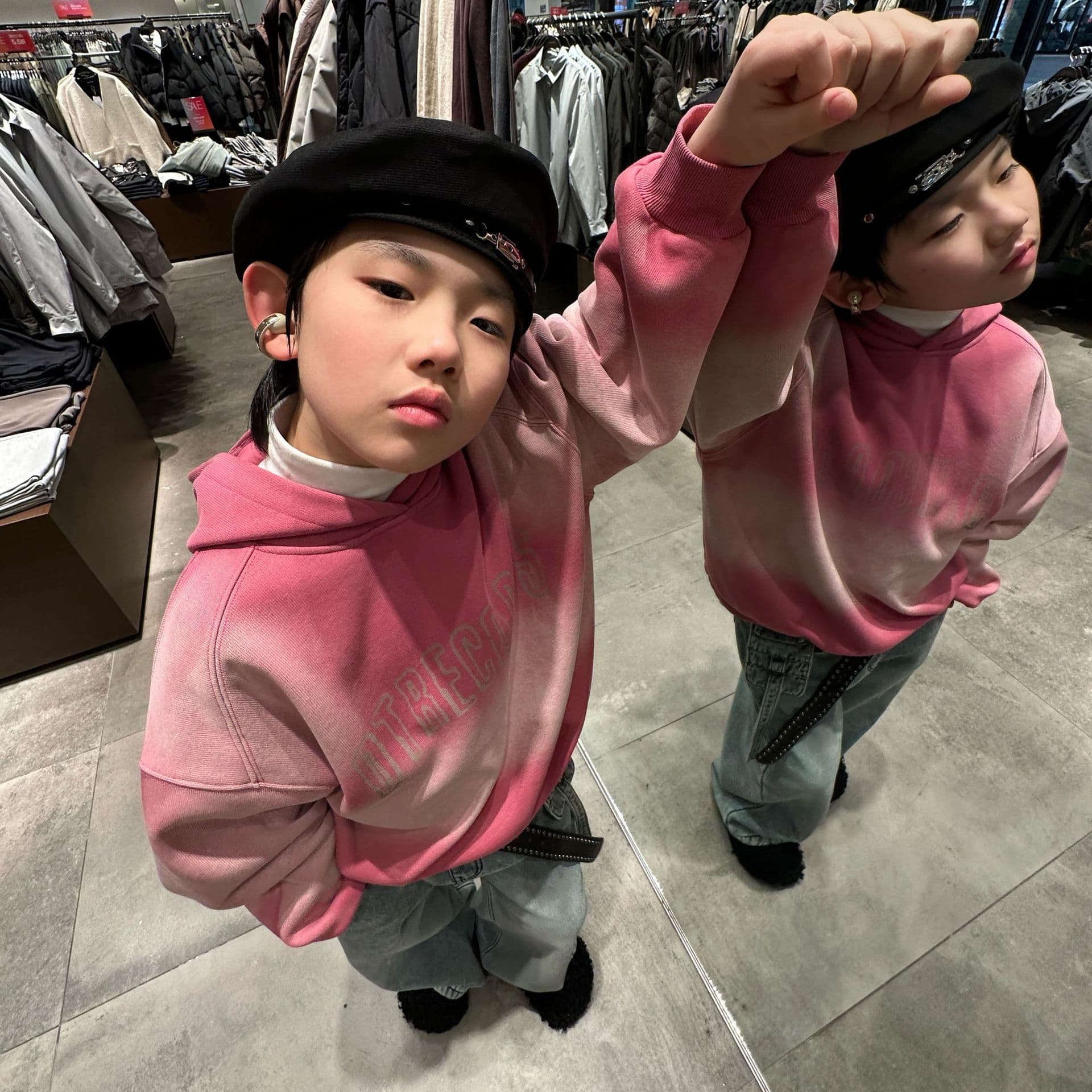25-Year-Old Children's Fleece Sweatshirt, New Autumn and Winter Children's Clothing, Boys' Gradient Color Washed Sweatshirt, Street Dance Trendy and Unique