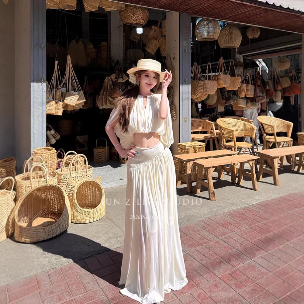 Beautiful Little Outfit for Petite Women, Holiday Style Round Neck Cape Top, High-Waisted Pleated Long Skirt, Women's Spring Outfit