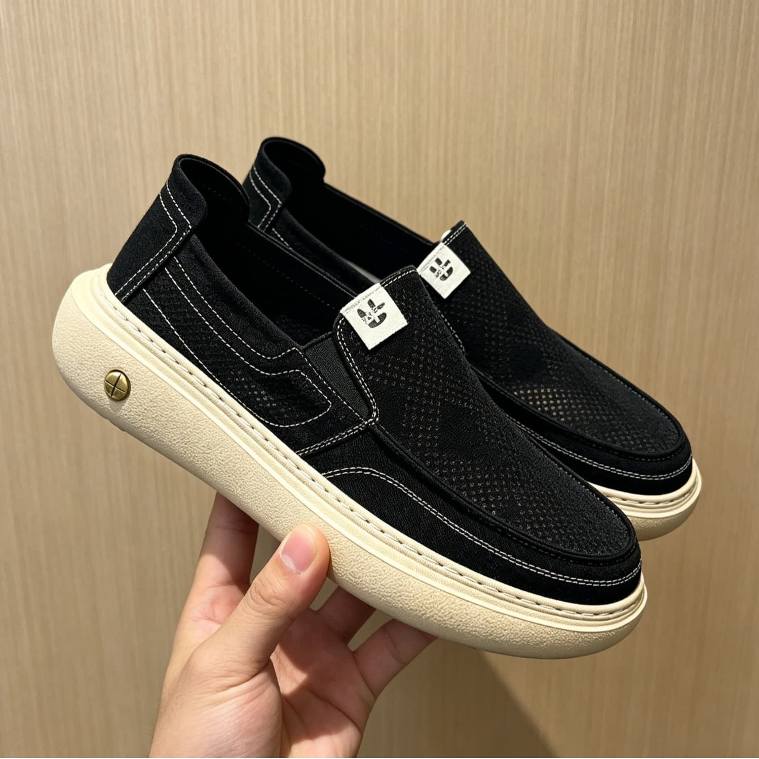 2026 New Canvas Shoes Breathable Slip-On Thick Sole Lightweight Casual Sports Shoes for Men