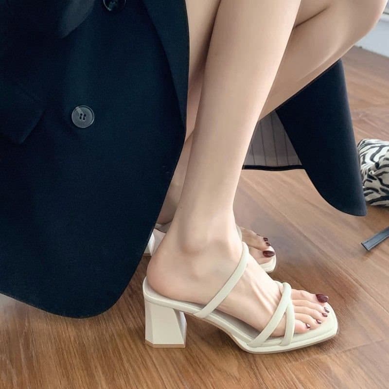 Elegant French-Style Women's Sandals, Summer 2026 New Model, Single Strap, Open Back, Square Toe, Open Toe, Chunky High Heel Slippers