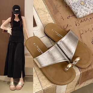Women's Flat Sandals for Going Out 2026 Summer New Style to Match Dresses Beach Shoes French Elegant Toe-Loop Slides