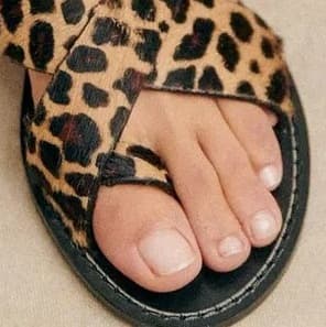2025 summer new cross-border foreign trade flat leopard print 40-43 large size belt buckle hollow open toe women's sandals