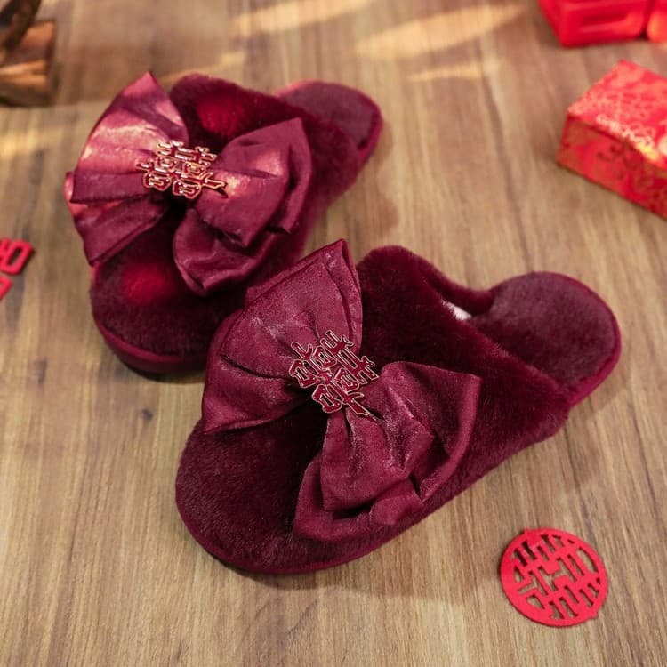 2026 Autumn New Bow Plush Slippers for Women Festive Wedding Closed-Toe Red Fluffy Cotton Slippers Wholesale