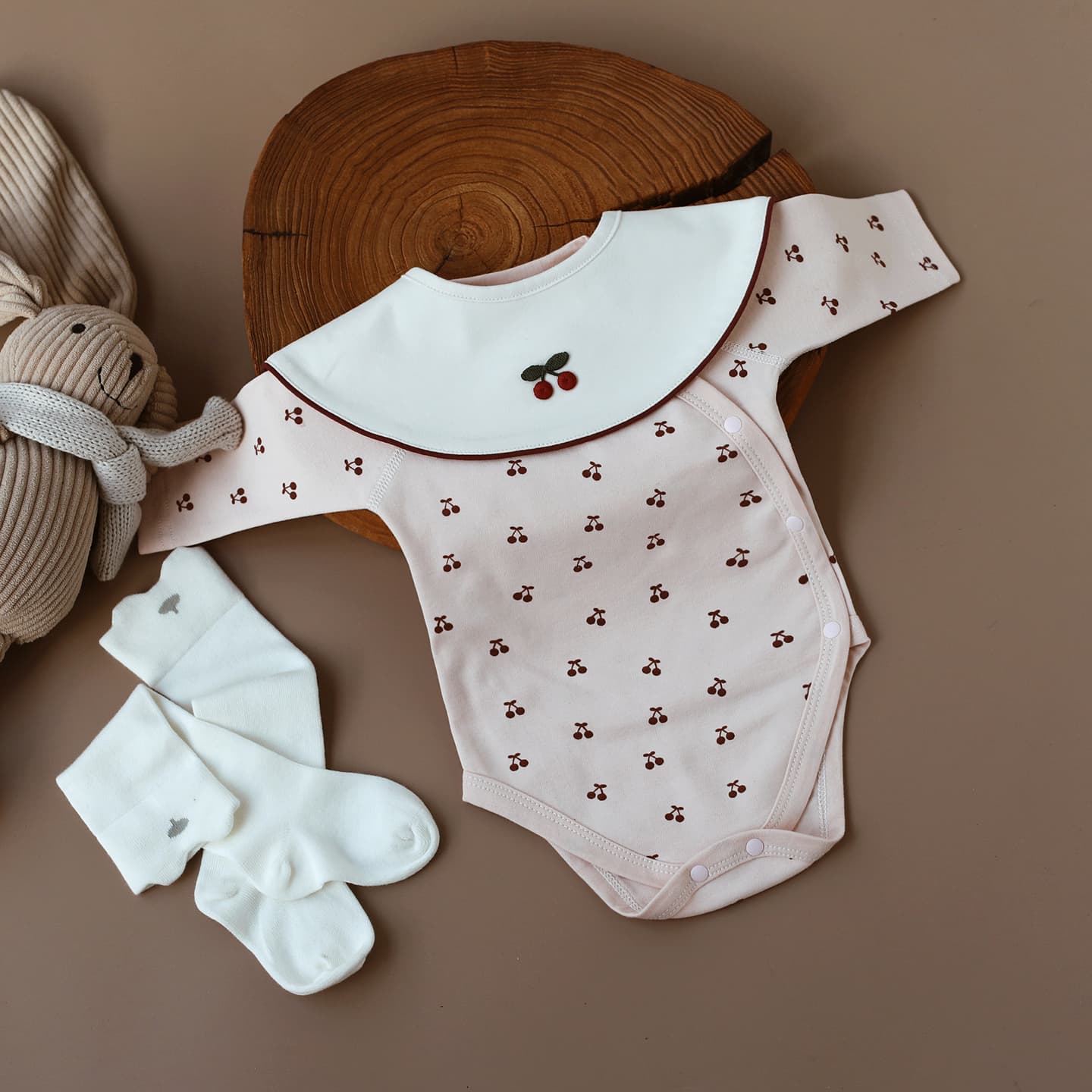 Infant posture newborn baby long-sleeved spring and autumn baby triangle robe, skin-friendly and cute, casual crawling suit for small months old