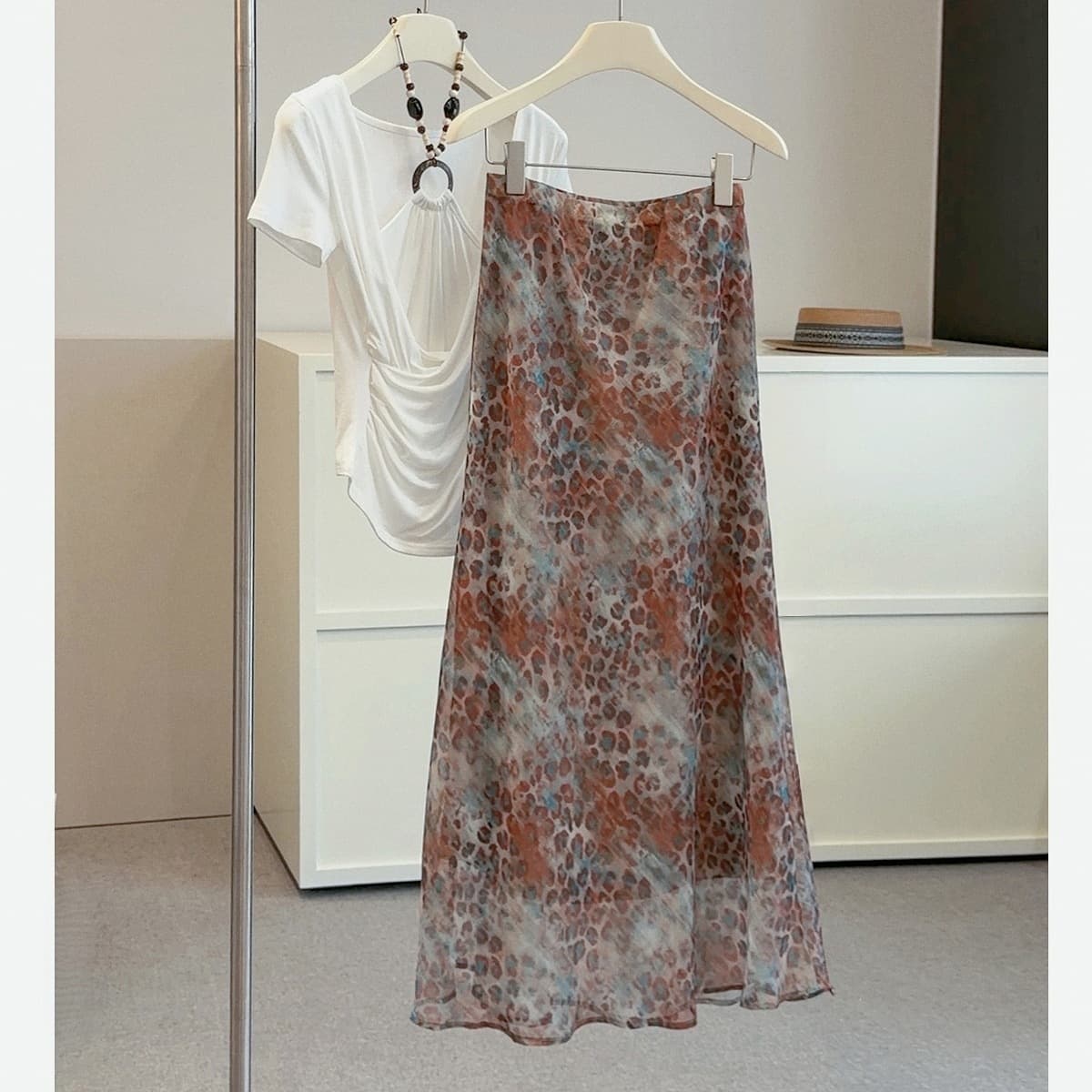 Premium Vintage Gold Leopard Print Midi Skirt for Women, New Summer Fashionable Slimming Fishtail A-Line Flowing Bodycon Long Skirt