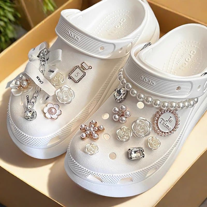 Crocs Accessories Rhinestone Shoe Charms DIY Trendy Chanel-Style Flower Shoe Buckle Pearl Chain Decoration Accessories