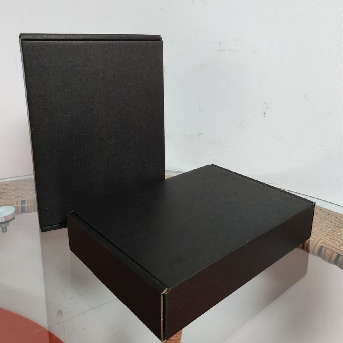 200 pieces minimum order, black airplane boxes, factory direct sales