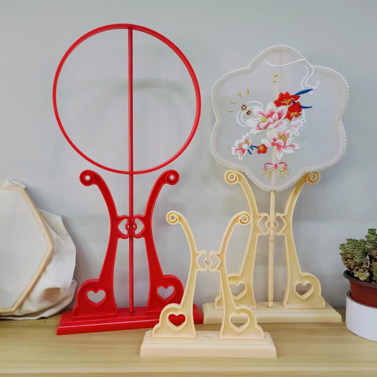 Fan holder wholesale round fan holder fan base bracket palace fan holder bridal wedding fan display stand resin props imitation bamboo