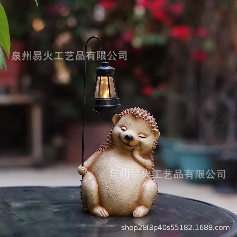 Cross-border Outdoor Solar Animal Statue Hedgehog Garden Decoration Resin Garden Ornament for Amazon