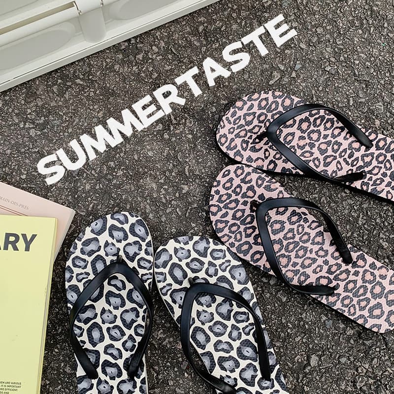 Beach Non-Slip Outdoor Wear-Resistant Flip Flops Summer Women's Thong Sandals Leopard Print New
