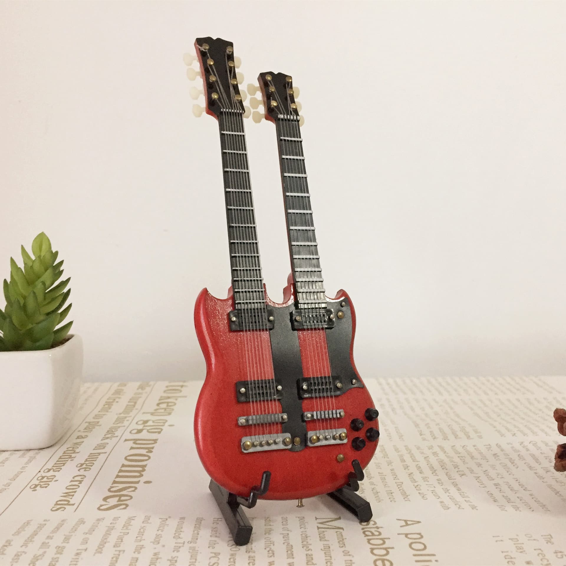 Electric Guitar Model Mini Musical Instrument Model Violin Cello Piano Saxophone Electric Bass Model Ornament