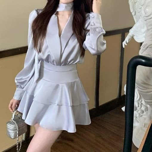 Blue V-Neck Shirt Women's Spring 2025 High-End Sensation Elegant Set A-Line Mini Skirt Two-Piece Suit Cake Style Fashionable