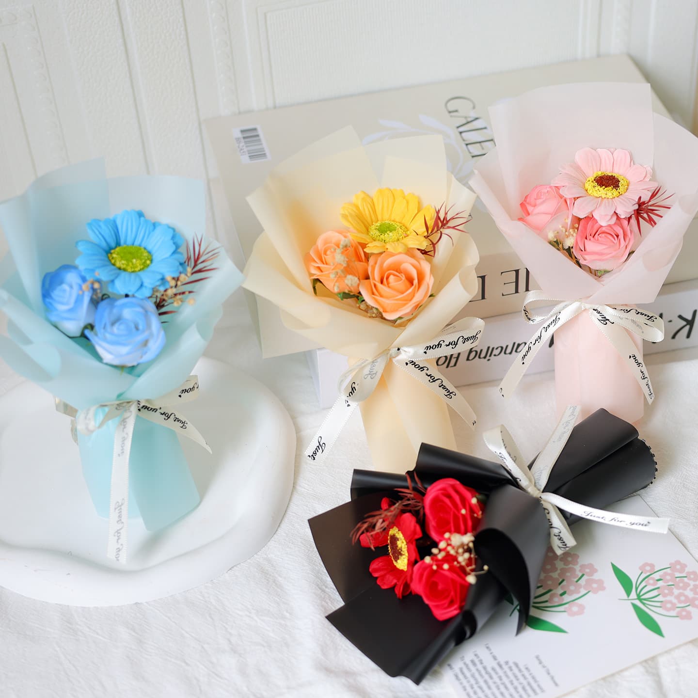 Mini bouquet Valentine's Day practical gift simulated soap flower wholesale sunflower rose small bouquet gift box matching