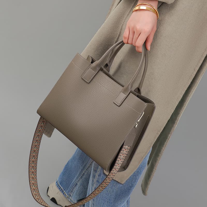 2026 New Summer Handbag Crossbody Bag Premium Genuine Leather Women's Commuter Bag Shoulder Bag