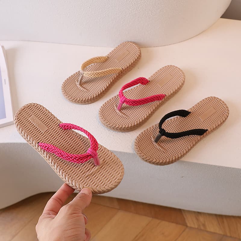 Women's Summer Casual Flip Flops, Soft Sole for Home, Bathroom, and Outdoor Wear, Fashionable Toe-Post Sandals, Non-Slip Beach Slides