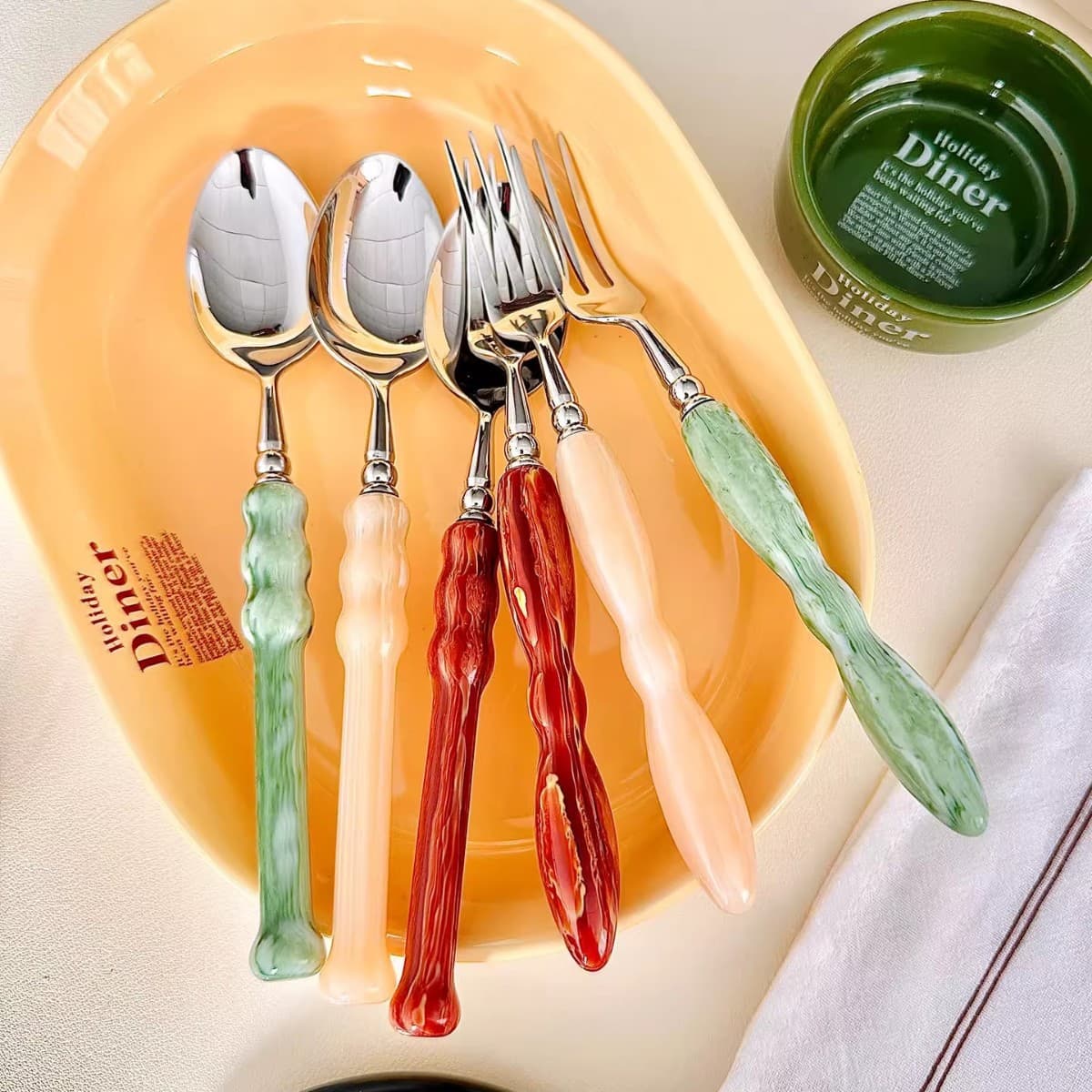 High-quality acrylic French-style 304 stainless steel Western cutlery set, dessert spoon and fork, steak knife and fork set, Instagram style.