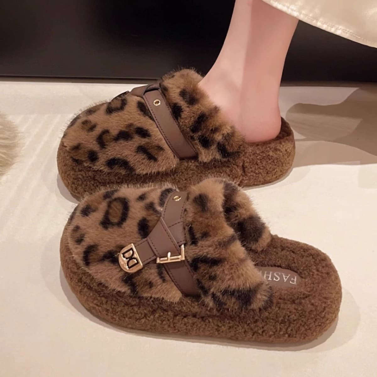 Daily Wear Leopard Print Fuzzy Slippers, Trendy Winter Round Toe Leopard Print Cotton Shoes, Elegant Non-Slip Shoes