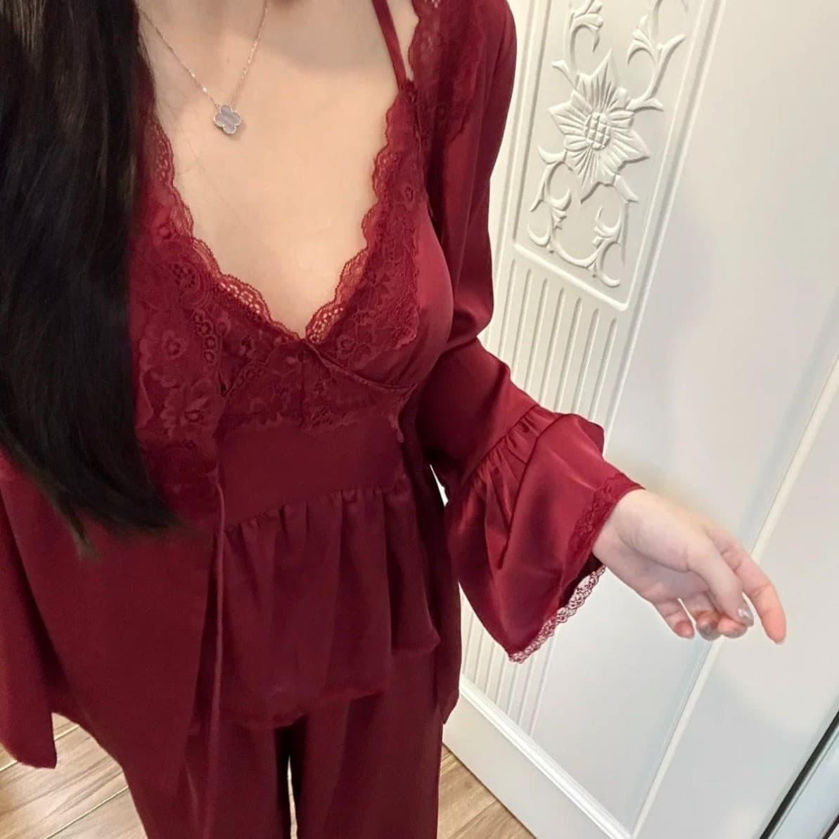 2026 three-piece pajama set for women spring and autumn thin ice silk long-sleeved trousers home wear with chest pad