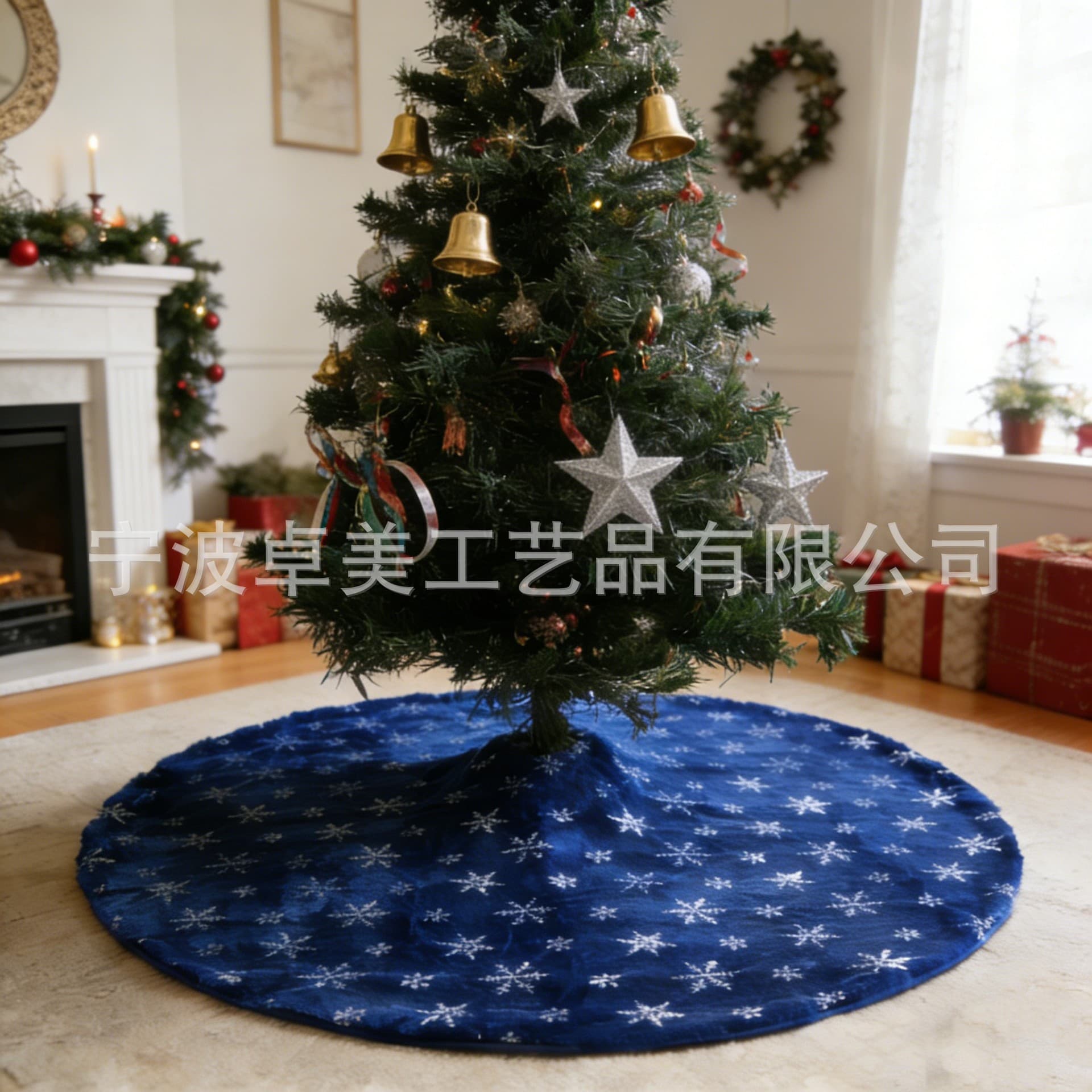 Cross-border New Product Christmas Tree Skirt Blue Silver Snowflake Pattern Plush Christmas Tree Skirt Home Holiday Decoration Supplies