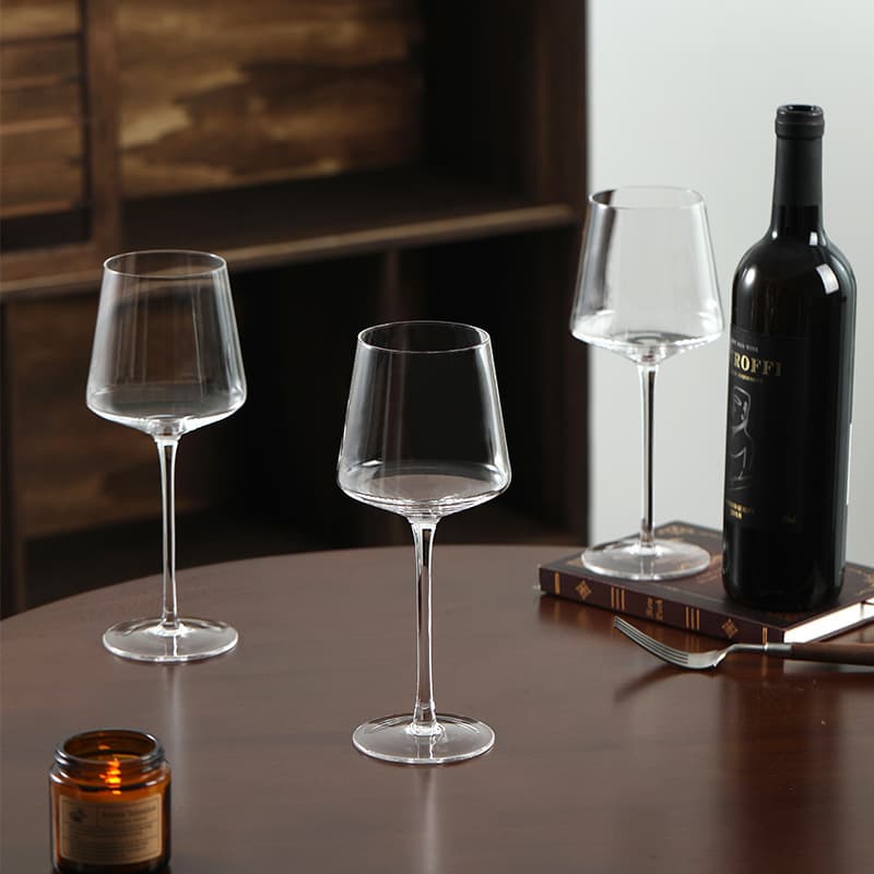Luxury Transparent Bordeaux Wine Glasses for Banquet Wedding Table Stemmed Glass Hand-Blown Lead-Free Glassware