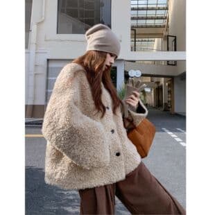 2026 Winter Round Neck Faux Lamb Wool Jacket Women Short Thickened Lamb Fleece Fur One-Piece Loose Fur Top