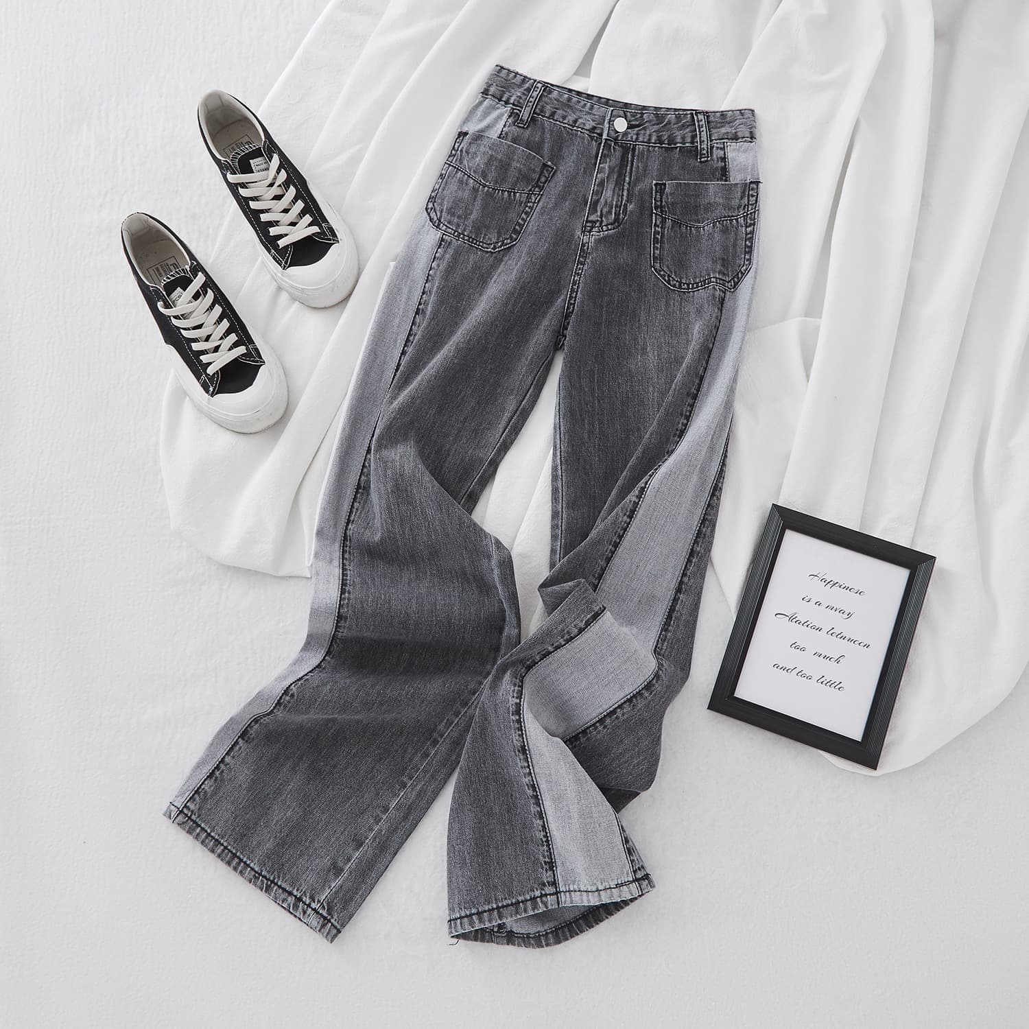 Spliced straight jeans for women in autumn 2026 new high-waisted slimming contrasting loose floor-length wide-leg pants for women