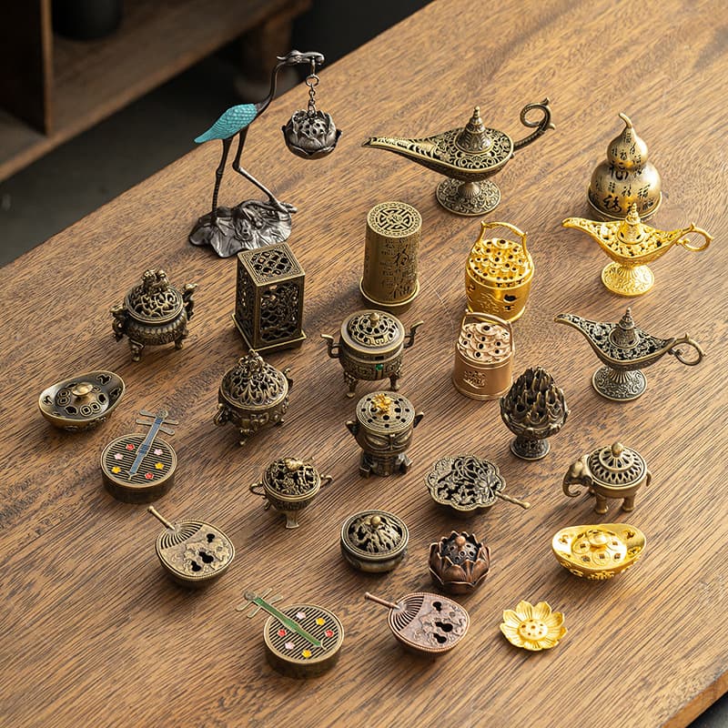 New Chinese-style copper alloy incense burner Xiaoxiangyun aromatherapy furnace crane hanging furnace creative ornaments household aromatherapy furnace sandalwood furnace