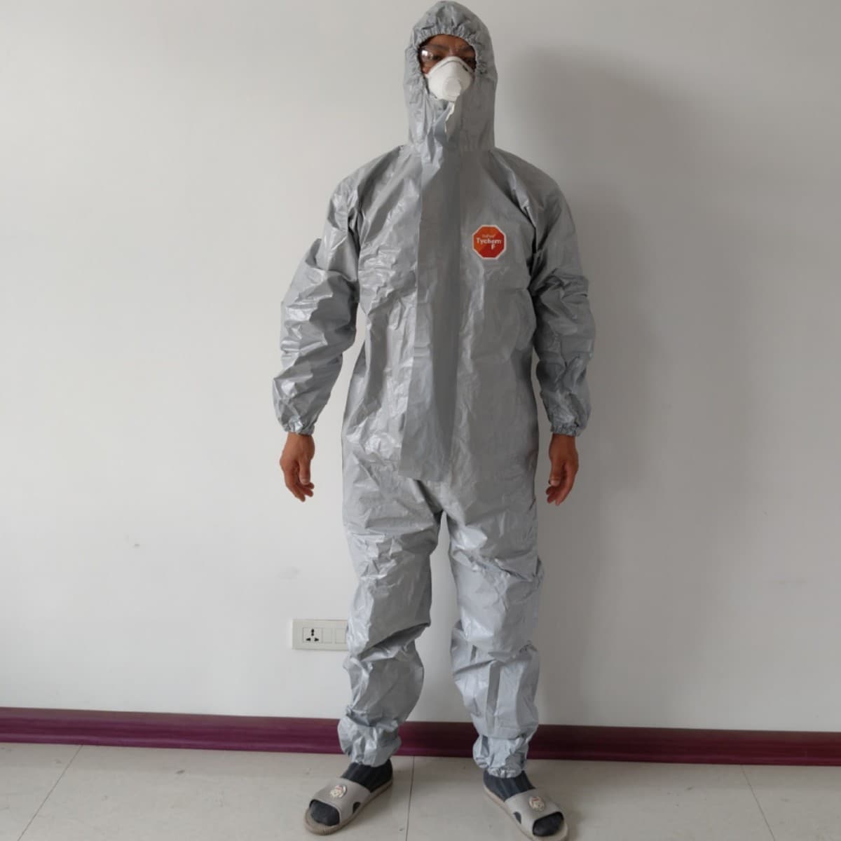 DuPont Chemical Protective Suit, Tychem Acid and Alkali Resistant, F6000 Tyvek OuPont High-Efficiency Protection