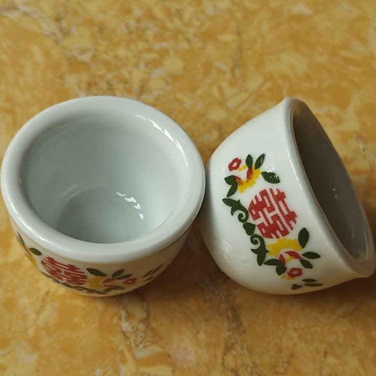 1970s-80s vintage wine warming pot and decanter, old stock collectible nostalgic item, capacity approximately two ounces