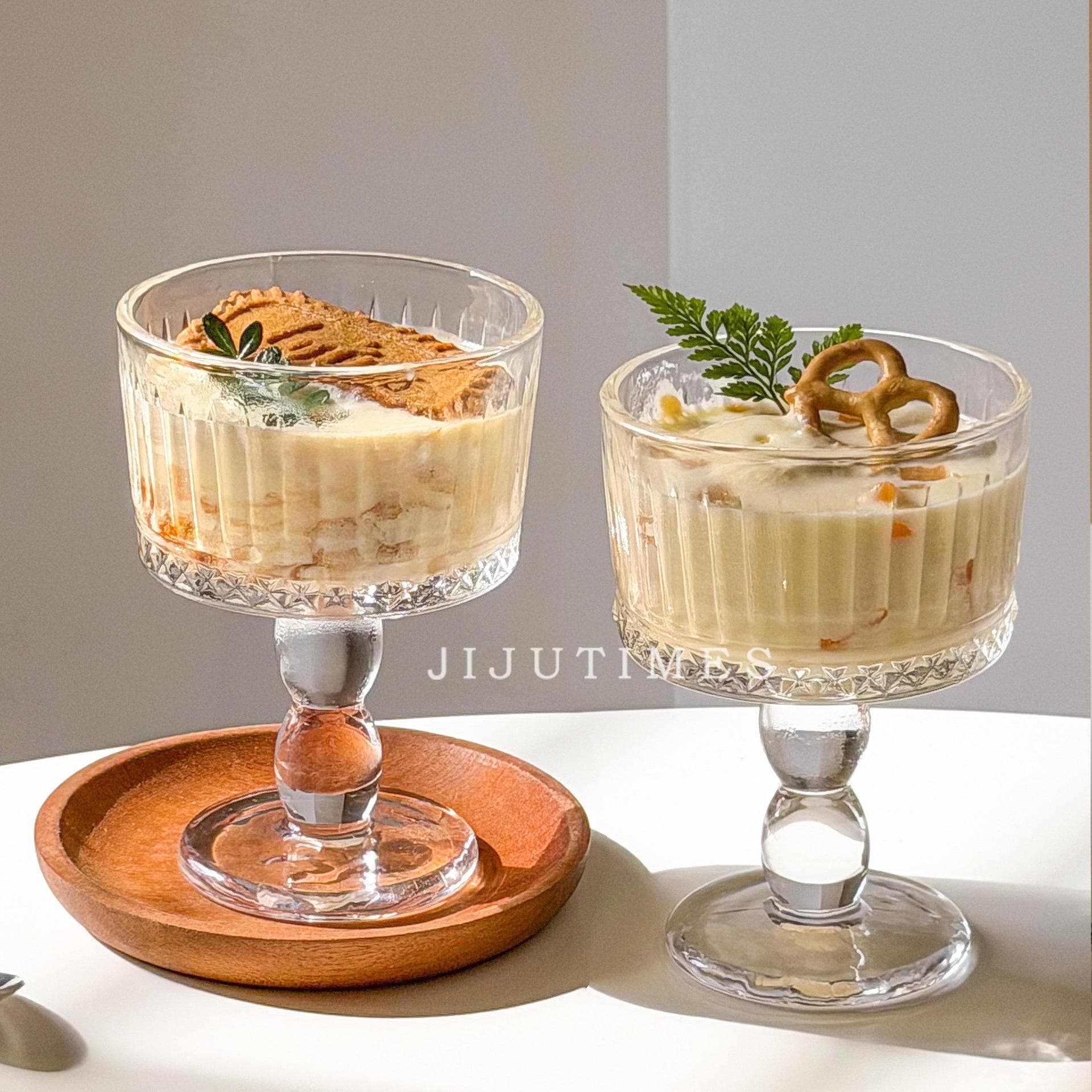 Vintage Ribbed Stemmed Ice Cream Cup Yogurt Cup Creative Glass Dessert Cup Cold Drink Cup Juice Cocktail Glass