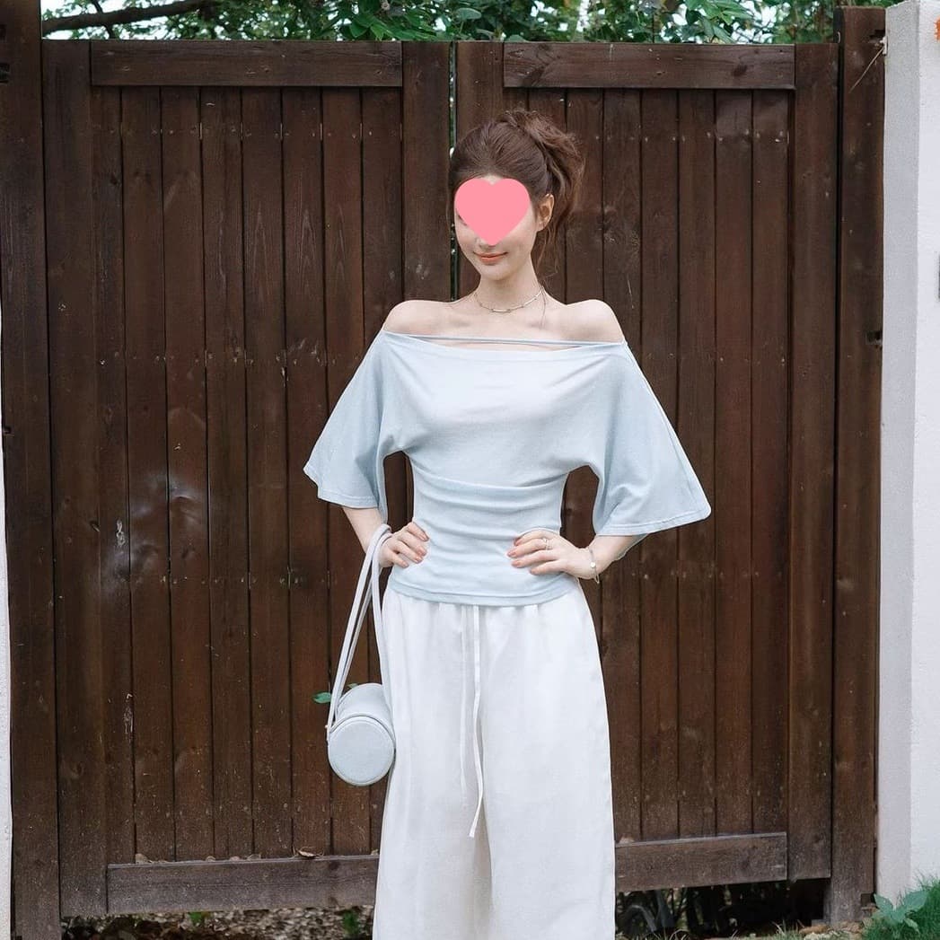 Summer New Style Waist-Cinching Gentle Light Blue Off-Shoulder Top T-Shirt for Women, Loose and Versatile Summer Blouse in Light Blue