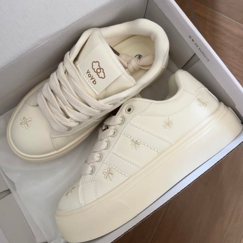 Korean white girl 2026 spring and summer new cute cartoon sneakers for women niche design versatile thick-soled shoes