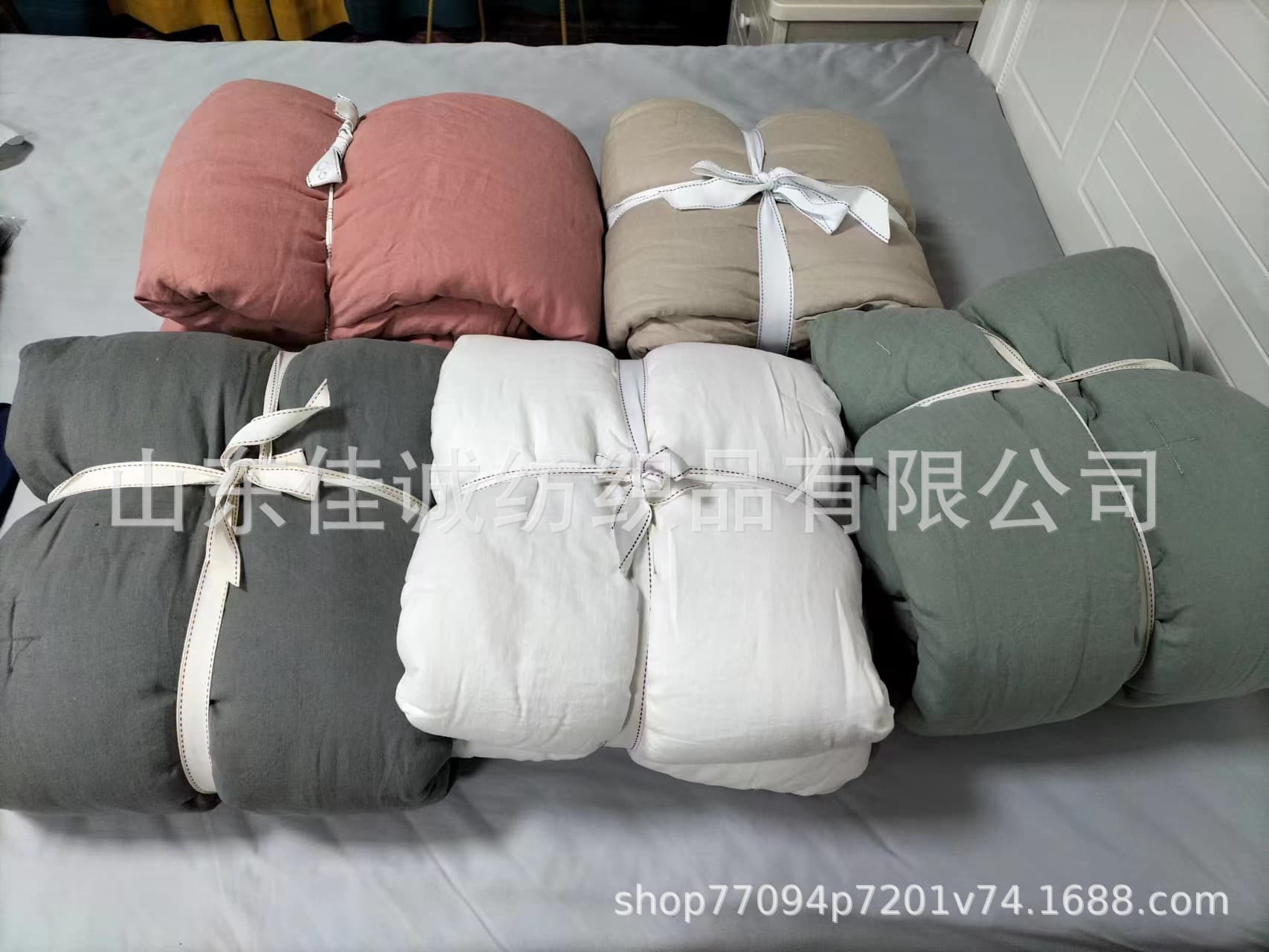 100% Hemp/Linen Outer Shell, 55% Soybean Fiber Filling, Size 200*230, Price Negotiable