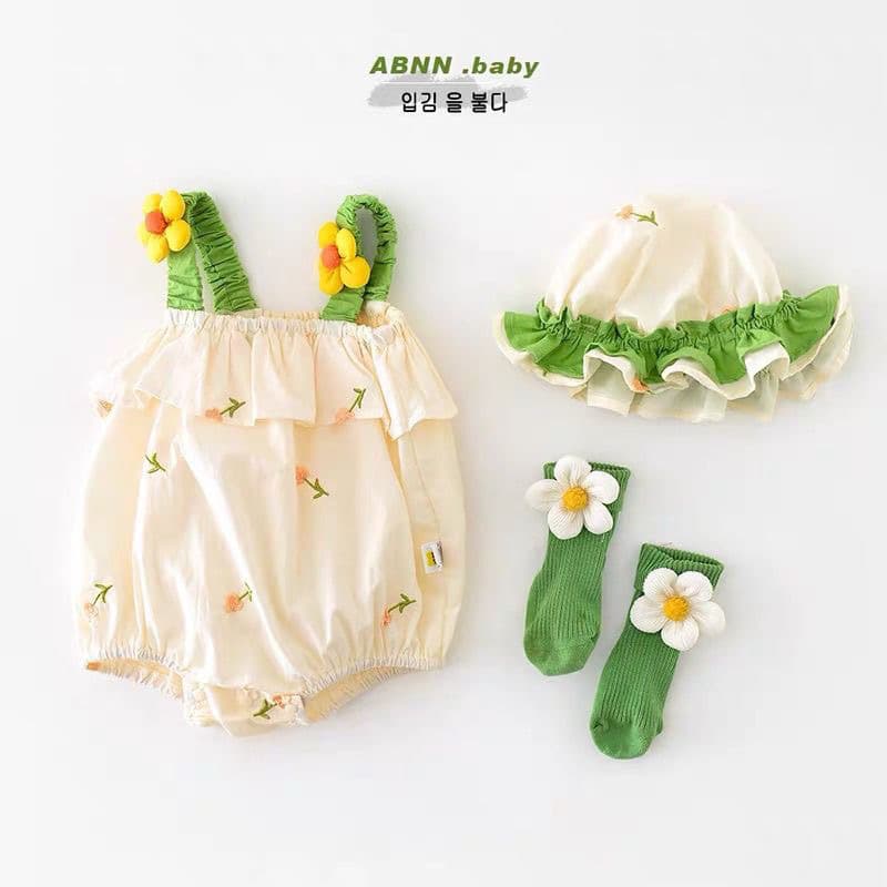 Baby girl summer sling bag fart clothes baby small fresh pure cotton flower one-piece harem newborn full moon dress