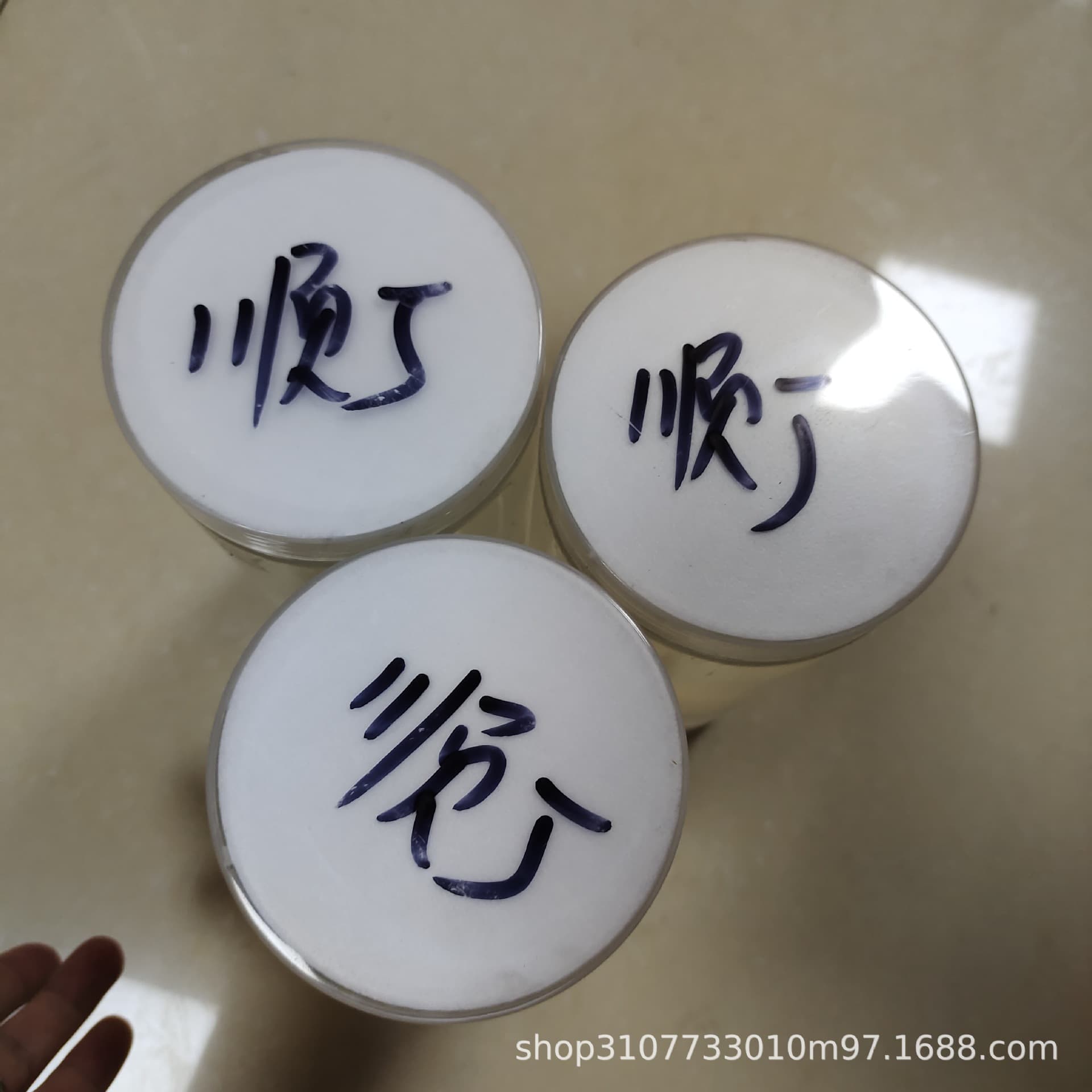 Liquid polybutadiene 10,000 molecular weight, good wear resistance and cold resistance, plastic and rubber modification