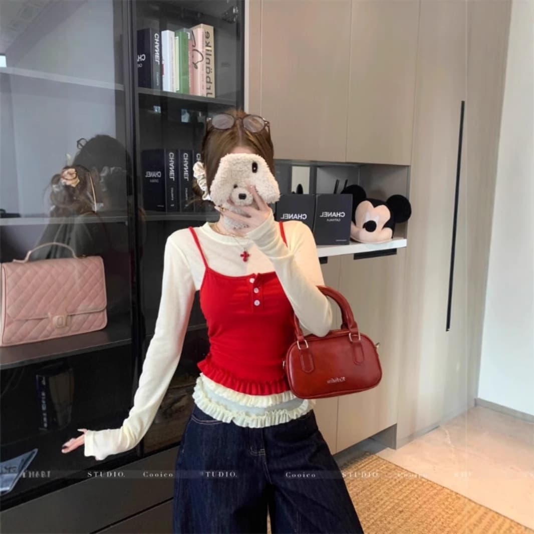 Sweet hot girl fungus layered suit for women spring 2025 new style red camisole long-sleeved T-shirt two-piece set