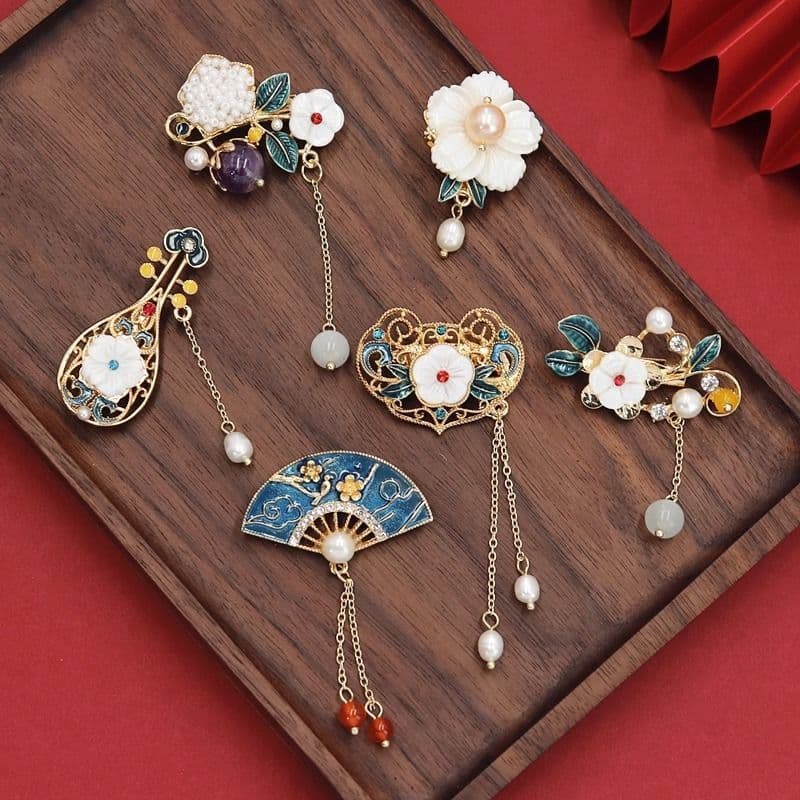 Retro palace enamel dot emerald pearl brooch Chinese style elegant pipa brooch cheongsam corsage accessories for women