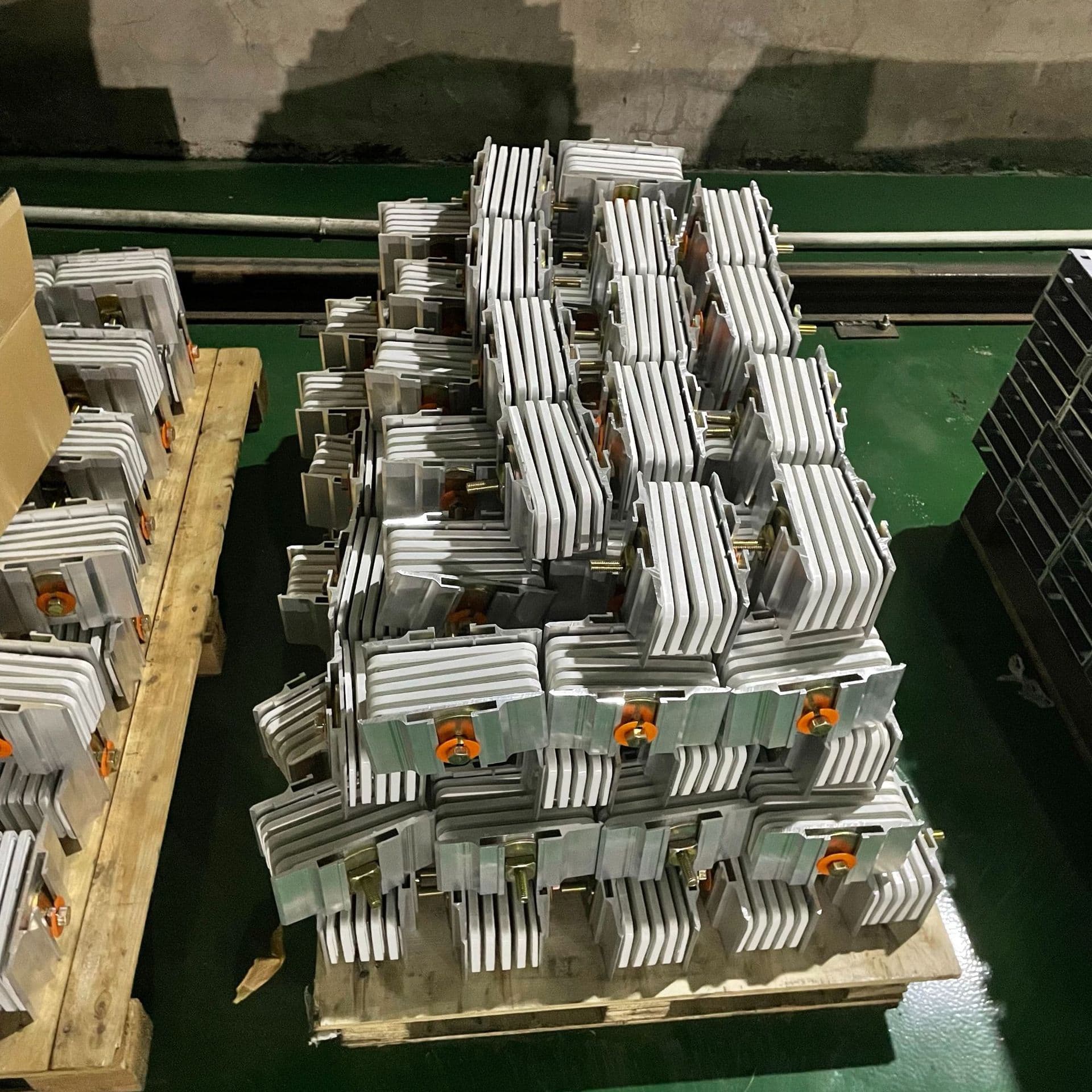 Compact busway accessories plug-in box, starting box, terminal box, connecting copper bar connector