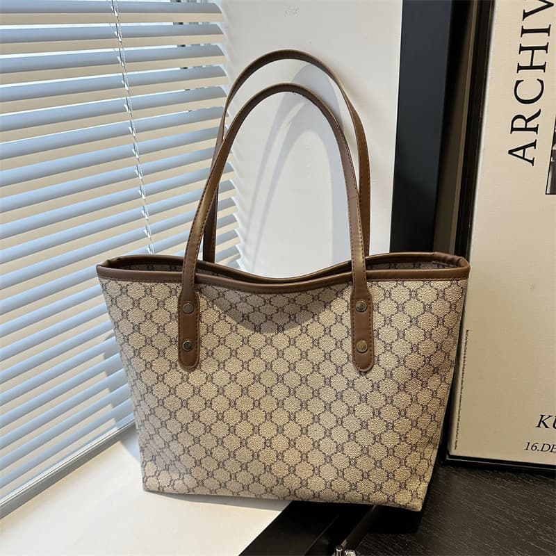Work Retro Large Capacity Shoulder Bag Women's 2024 Winter New Casual Personalized Tote Bag Fashionable Underarm Bag