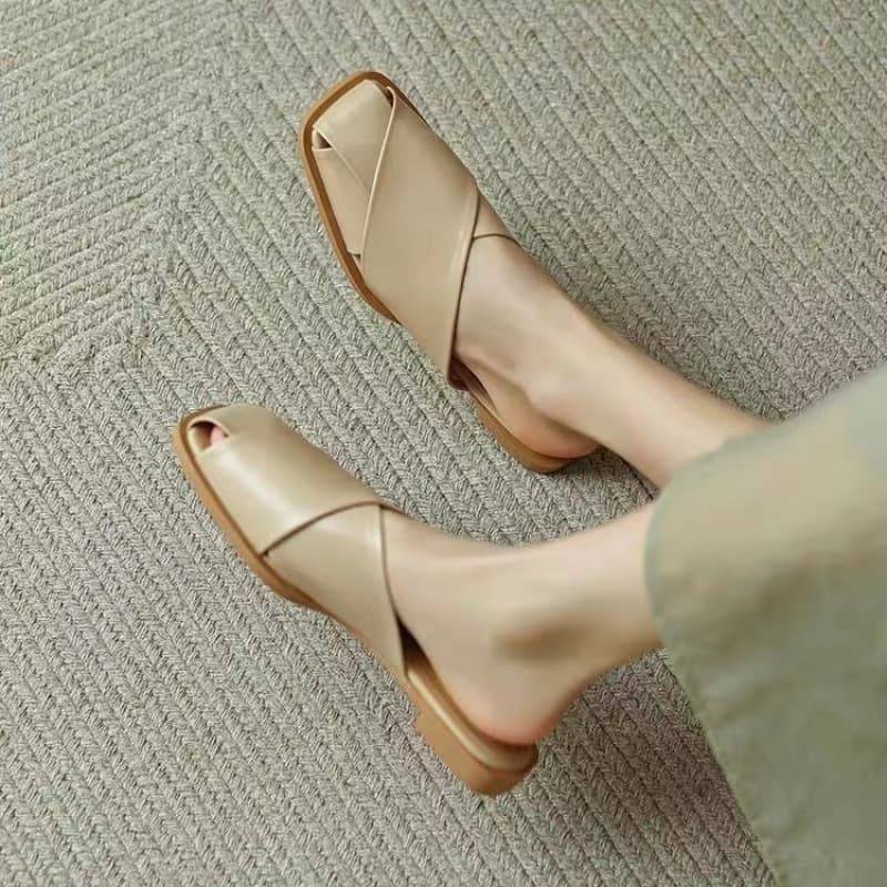 Keep as versatile staple~2024 Summer New Simple Lazy Comfortable Closed-Toe Half Slippers Woven Flat Sandals for Women Outdoor Wear