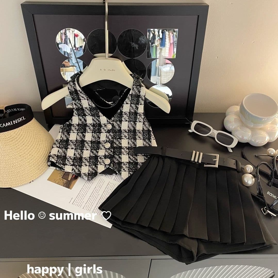 Girls Summer Little Fragrance Style Halter New Style Suit 2024 Fashionable Children's Vest Pleated Skirts Two Pieces