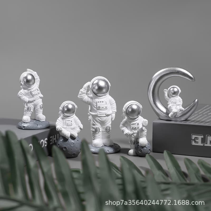 Astronaut Figurine Home Decor Kids Room Spaceman Desktop Ornament Space Theme Gift