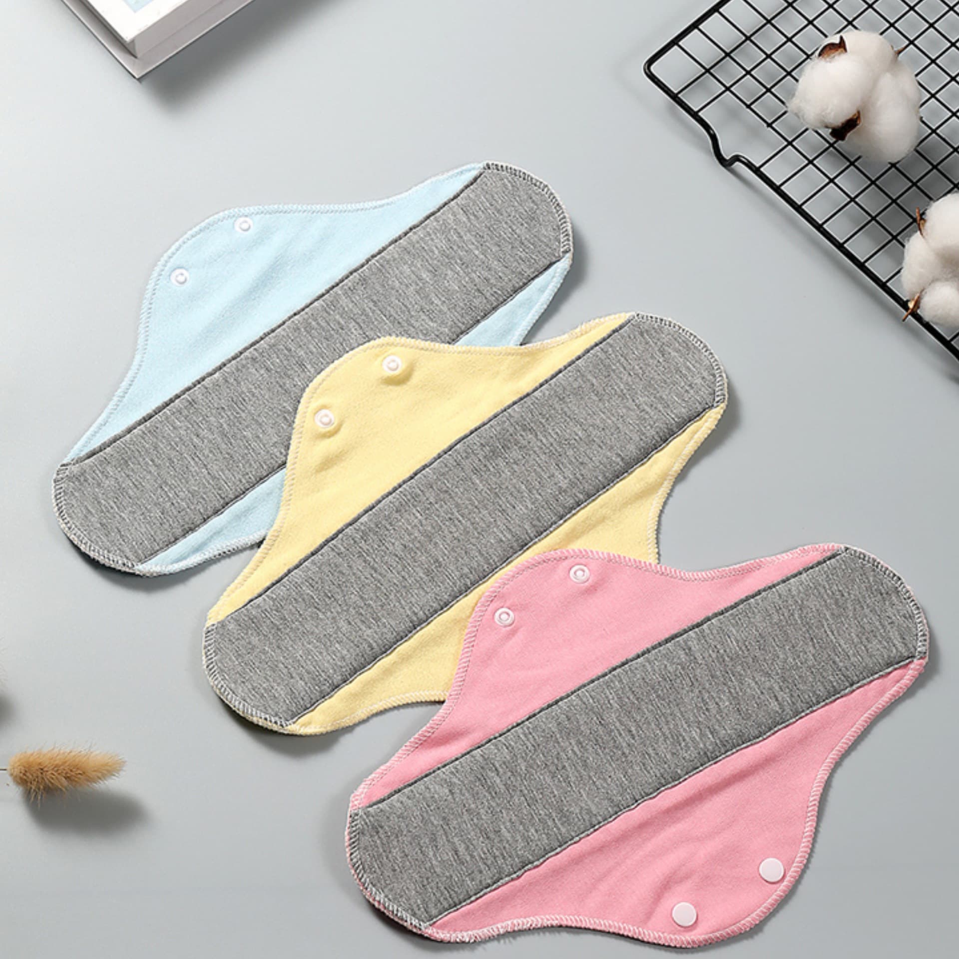 Pure Cotton Incontinence Pad for Seniors, Graphene Sanitary Pad, Breathable, Washable, Leak-Proof Women's Underwear Liner