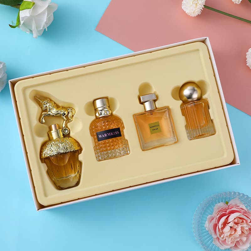 Temu's Popular Free-Spirited Perfume Four-Piece Gift Set for Women, Long-Lasting Fragrance, Niche Light Fragrance Set, Vanilla